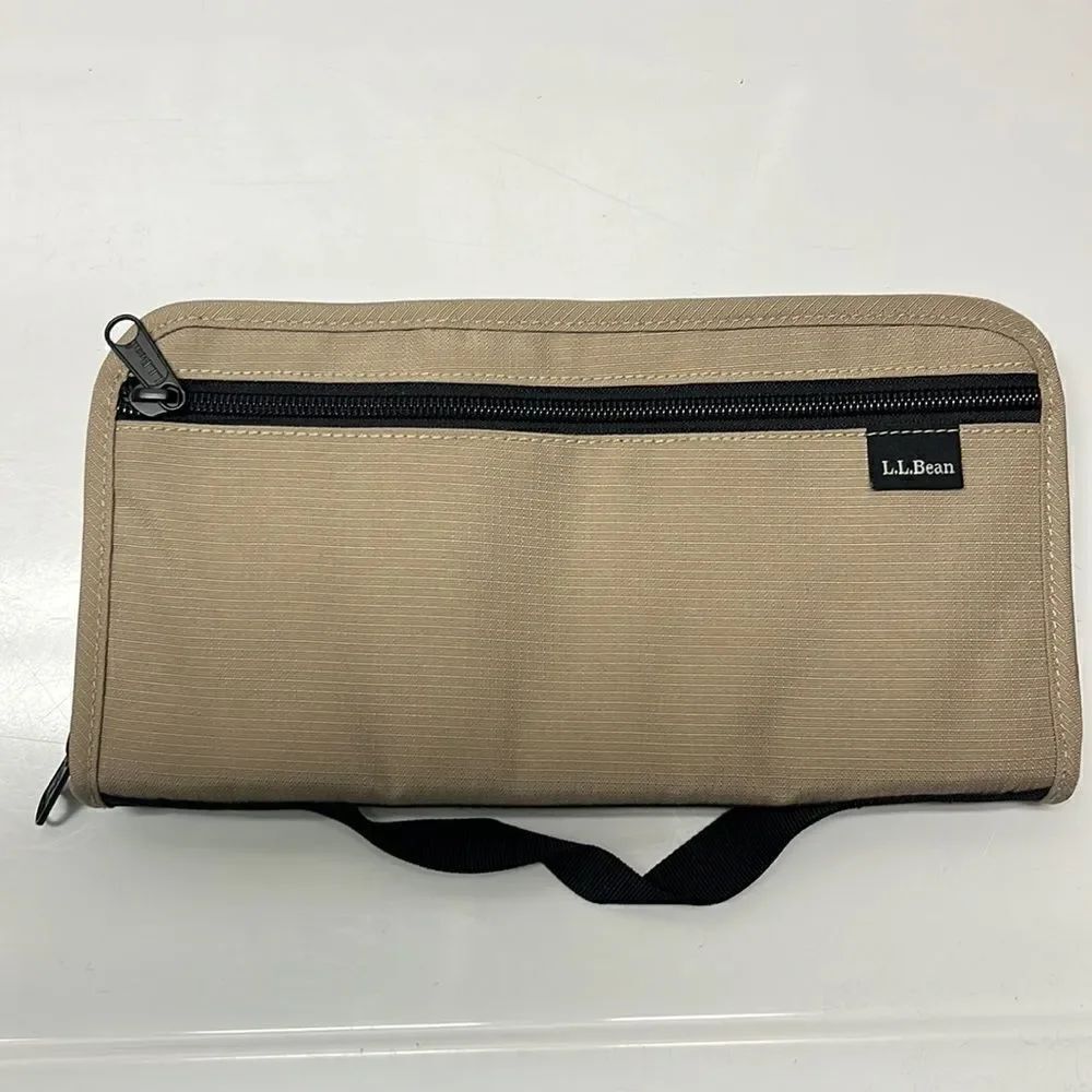 L. L. Bean Tan Unisex Single or Family Passport & Documents Organizer w/Handle